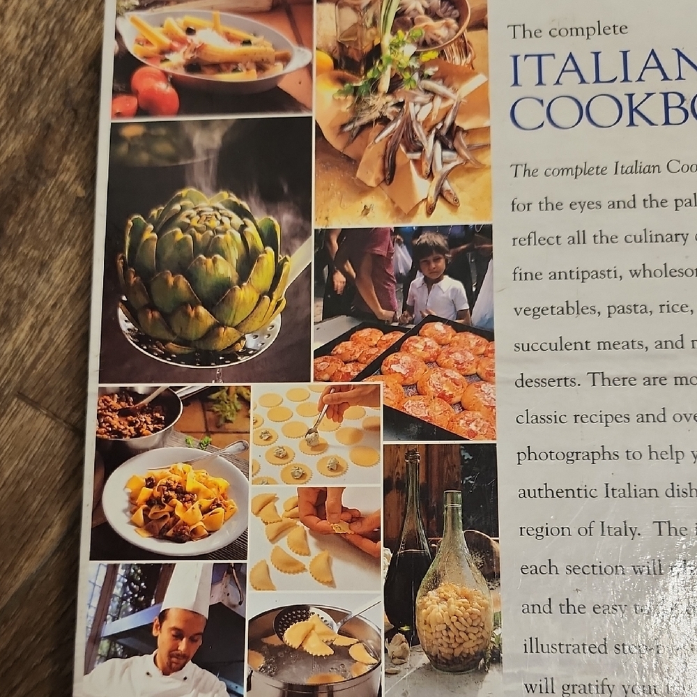 The Complete Italian Cookbook - White & Blue Cover - Picture 4 of 12